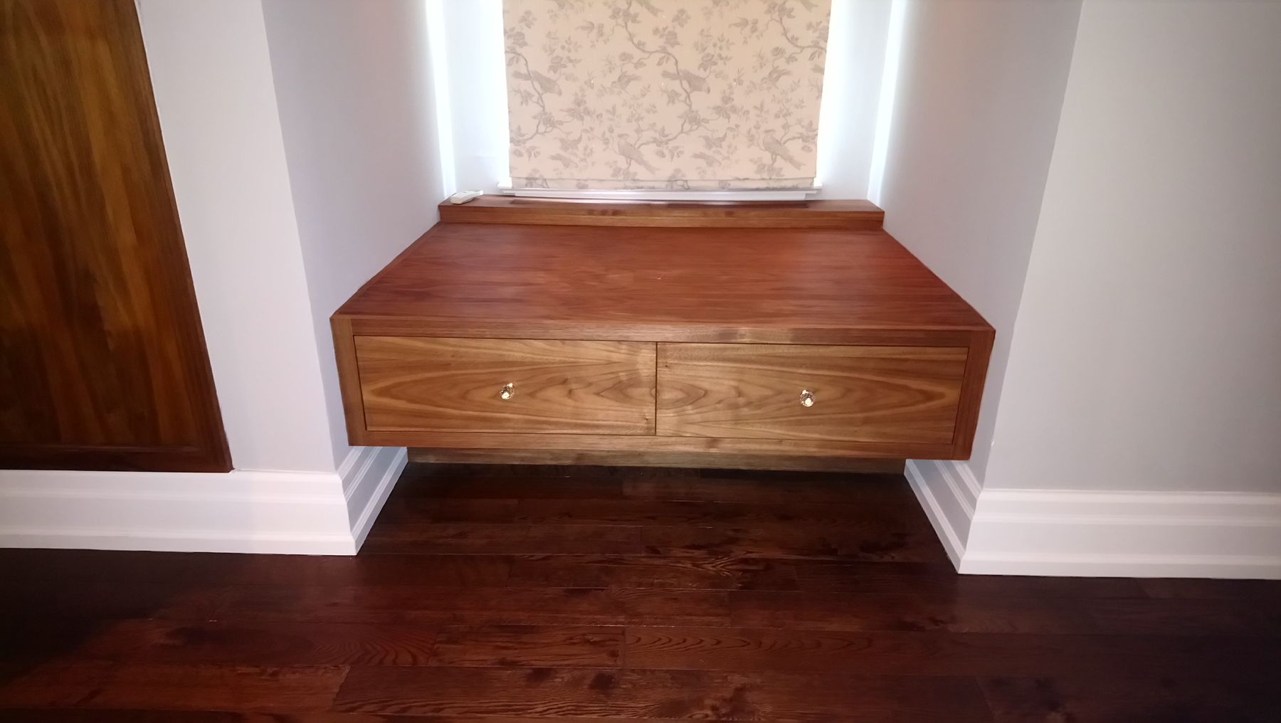 Dovercourt, Window seat with drawers