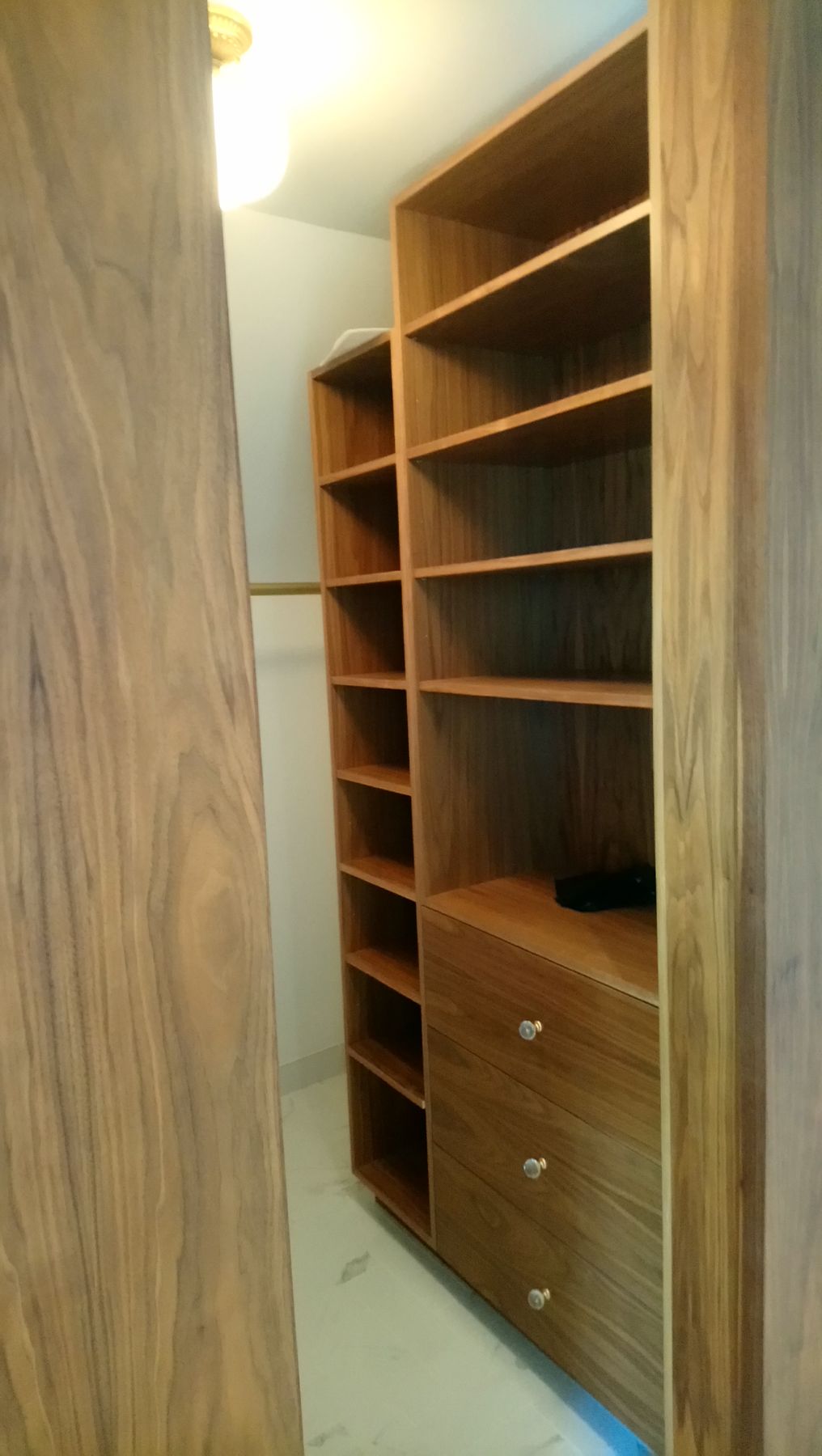 Dovercourt, Walk-in closet shelving and drawers