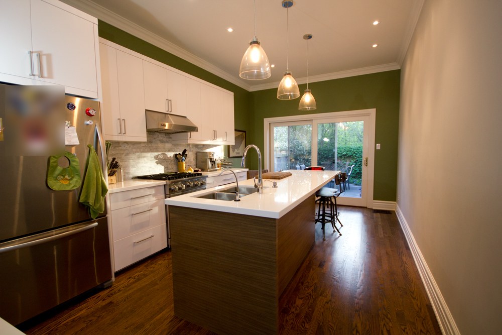 Kitchen, Slab fronts, long island with undermount sink