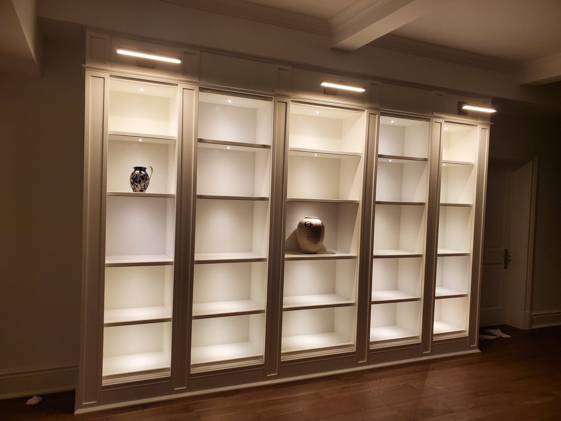 Library wall, Lit glass shelving, full wall
