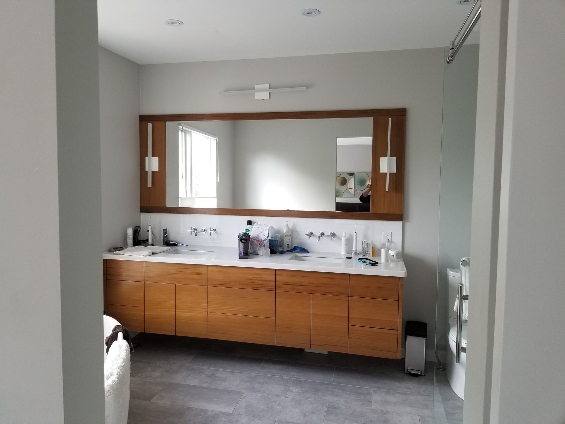 Murrie Street, Double vanity